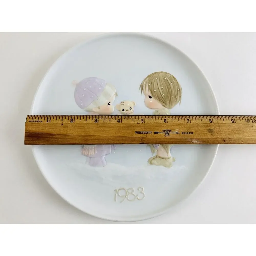 1983 Enesco PRECIOUS MOMENTS Plate Limited Edition Joy Christmas Series Sharing